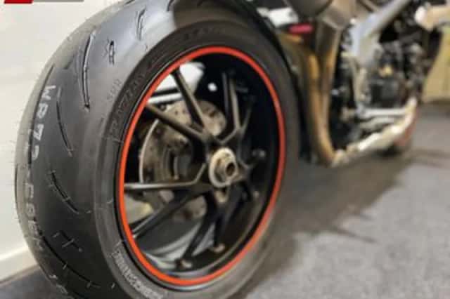 Triumph Speed Triple 1050 (2012) thumbnail 5