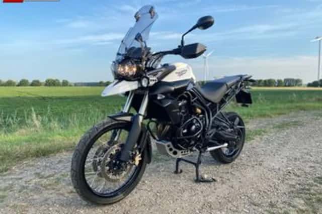 Triumph Tiger 800 XC (2011) thumbnail 1