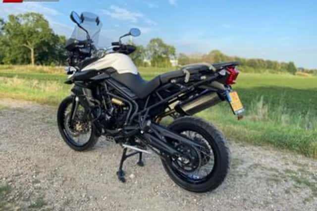 Triumph Tiger 800 XC (2011) thumbnail 2