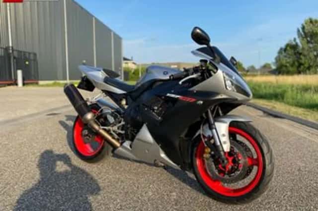 Yamaha YZF-R1 (2003) thumbnail 1