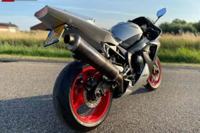 Yamaha YZF-R1 (2003) thumbnail 4