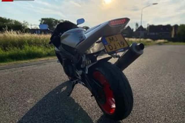 Yamaha YZF-R1 (2003) thumbnail 6