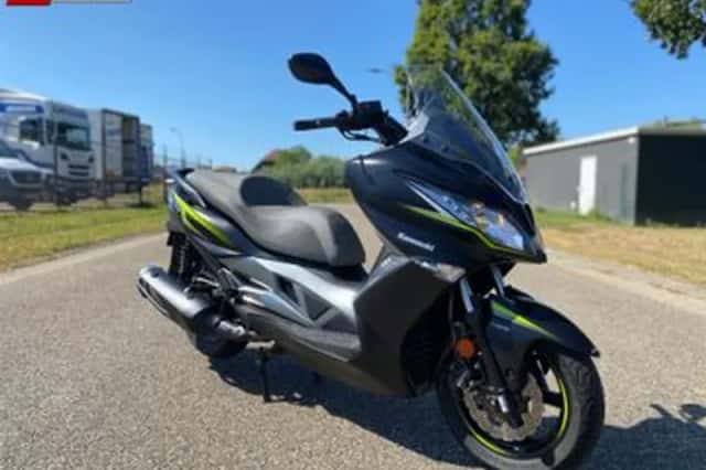 Kawasaki J300 Special Edition (2018) thumbnail 1