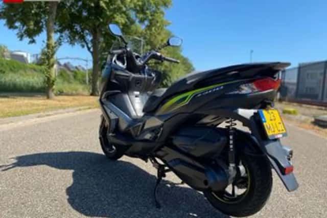 Kawasaki J300 Special Edition (2018) thumbnail 6