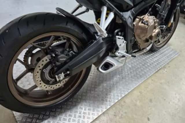 Honda CB650R (2023) thumbnail 3