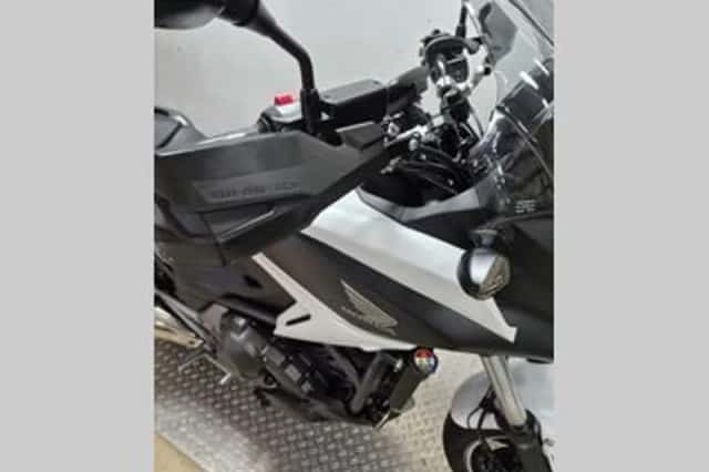 Honda NC 750 X DCT C-ABS (2015) thumbnail 3