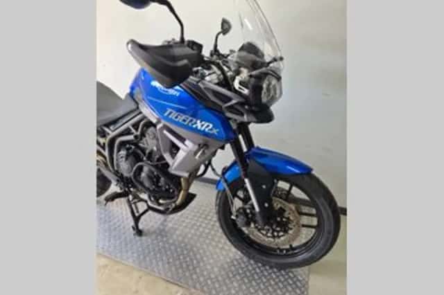 Triumph Tiger 800 XRX (2016) thumbnail 2