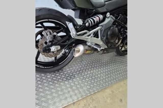 Kawasaki Er-6n (2012) thumbnail 4