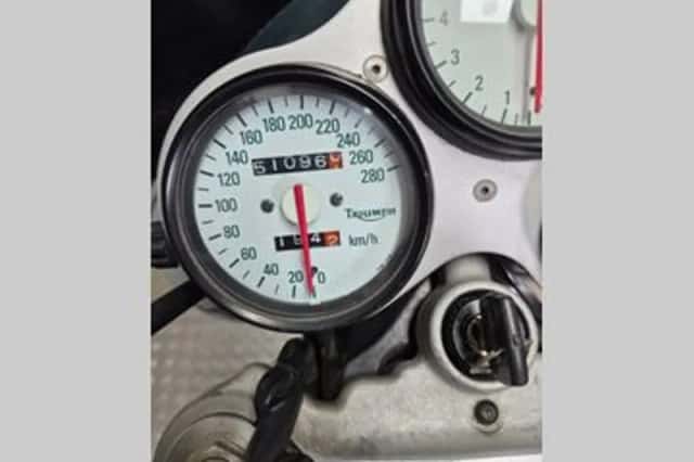 Triumph Speed Triple (2000) thumbnail 3