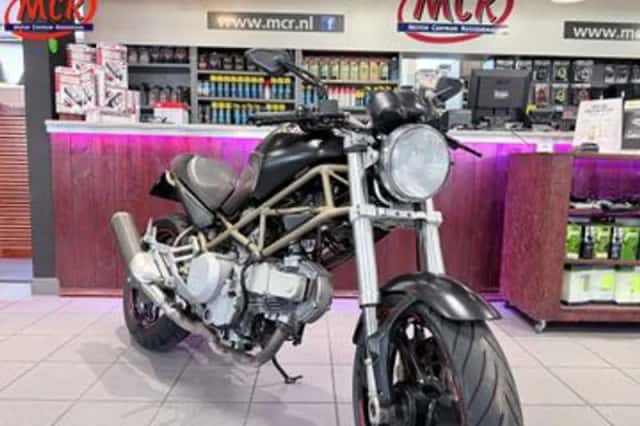 DUCATI M 600 (2002) thumbnail 1