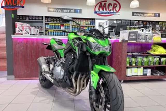 Kawasaki Z900 (2017) thumbnail 3