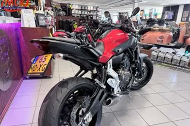 Yamaha MT-07 (2014) thumbnail 2