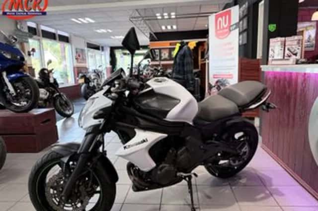 Kawasaki Er-6n (2015) thumbnail 4