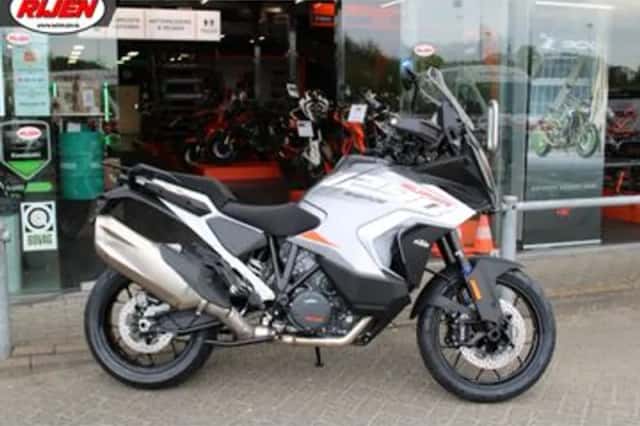 KTM 1290 SUPER ADVENTURE S (2024) thumbnail 1