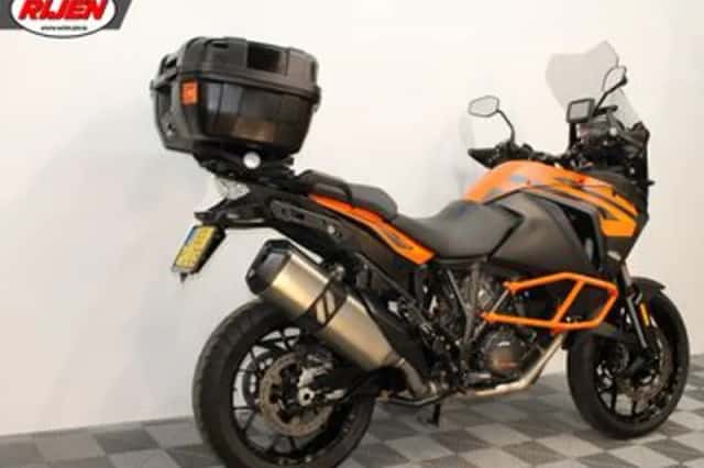 KTM 1290 SUPER ADVENTURE S (2019) thumbnail 3