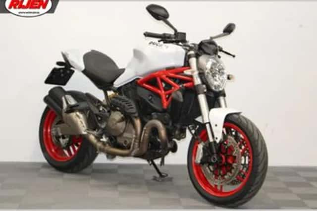 DUCATI MONSTER 821 (2016) thumbnail 1