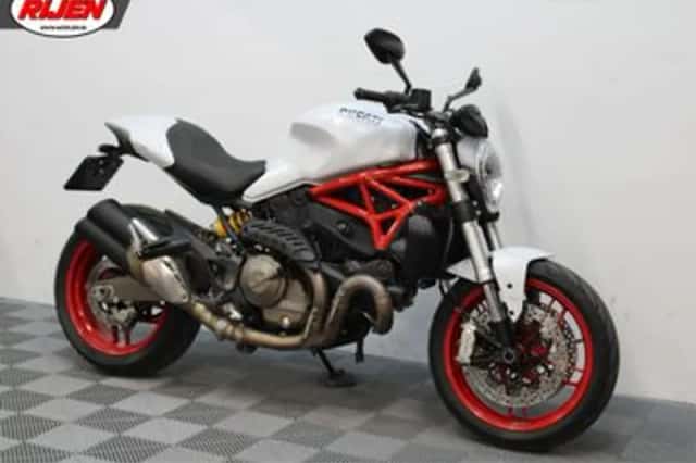 DUCATI MONSTER 821 (2016) thumbnail 3