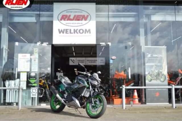 KAWASAKI Z 500 SE PERFORMANCE (2026) thumbnail 2