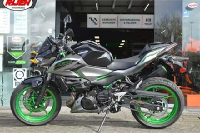 KAWASAKI Z 500 SE PERFORMANCE (2026) thumbnail 4