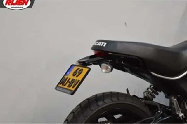 DUCATI SCRAMBLER SIXTY2 (2017) thumbnail 5
