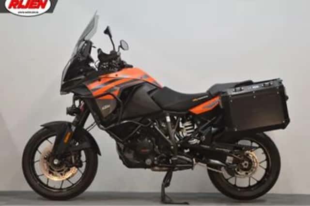 KTM 1290 SUPER ADVENTURE S (2020) thumbnail 3