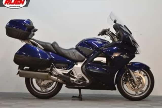 Honda ST 1300 PAN EUROPEAN ABS (2004) thumbnail 2