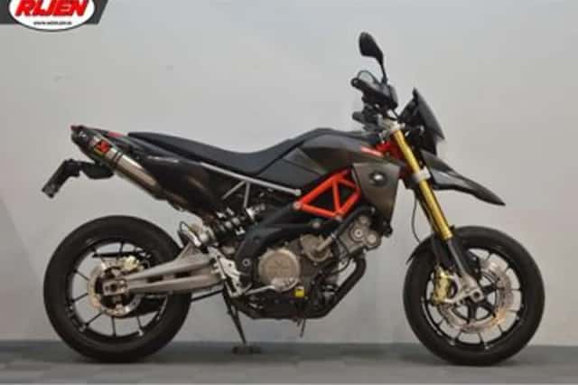 APRILIA DORSODURO 750 FACTORY CARBON (2011) thumbnail 2