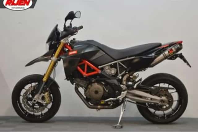APRILIA DORSODURO 750 FACTORY CARBON (2011) thumbnail 3