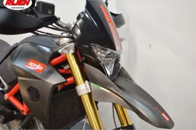 APRILIA DORSODURO 750 FACTORY CARBON (2011) thumbnail 4
