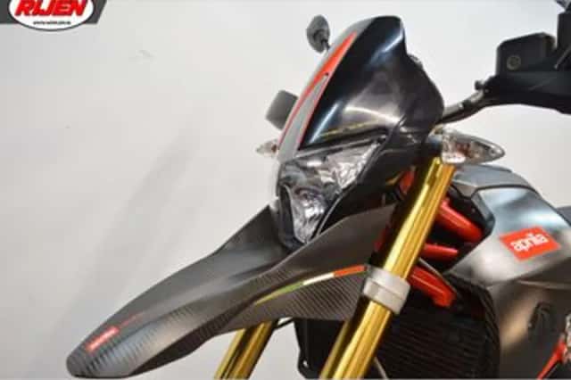 APRILIA DORSODURO 750 FACTORY CARBON (2011) thumbnail 5