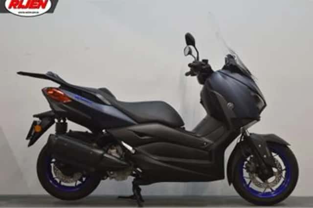 Yamaha Xmax 300 Tech MAX (2022) thumbnail 2