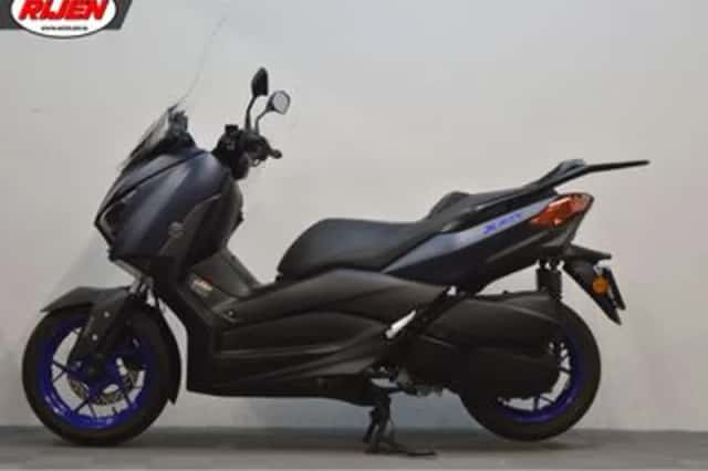Yamaha Xmax 300 Tech MAX (2022) thumbnail 3