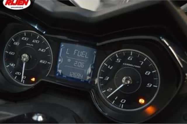 Yamaha Xmax 300 Tech MAX (2022) thumbnail 5