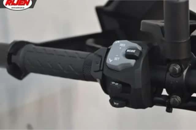 Suzuki V-Strom (2026) thumbnail 5