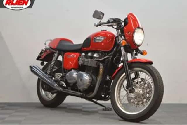 Triumph Thruxton (2009) thumbnail 1