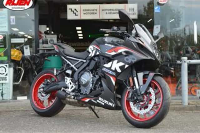 Suzuki GSX-8R (2026) thumbnail 1