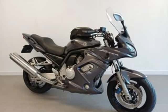 YAMAHA FZS 1000 FAZER (2005) thumbnail 2
