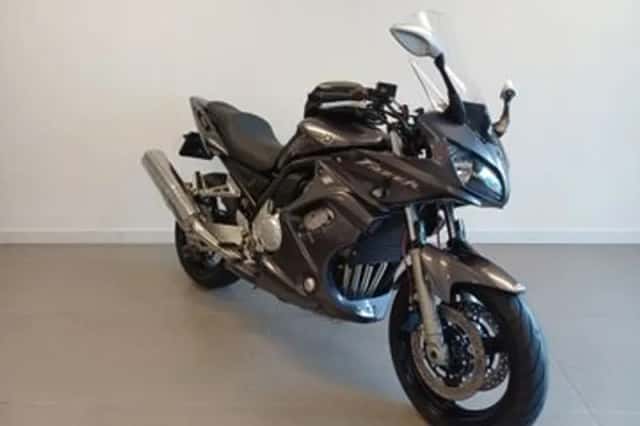 YAMAHA FZS 1000 FAZER (2005) thumbnail 3