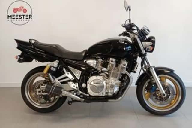 Yamaha XJR 1300 (2000) thumbnail 1