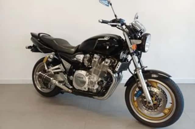 Yamaha XJR 1300 (2000) thumbnail 2