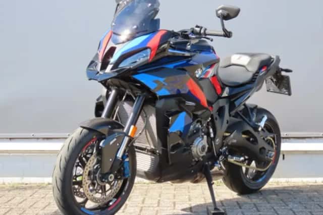 BMW M 1000 XR (2025) thumbnail 2