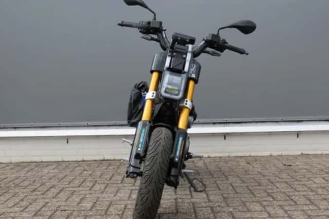 BMW CE 02 (2024) thumbnail 3