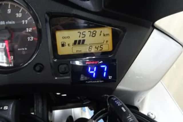 Honda VFR800 (2004) thumbnail 2