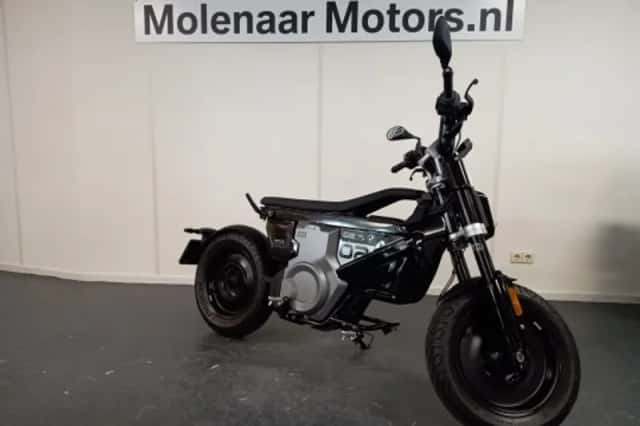 BMW CE 02 (2025) thumbnail 4