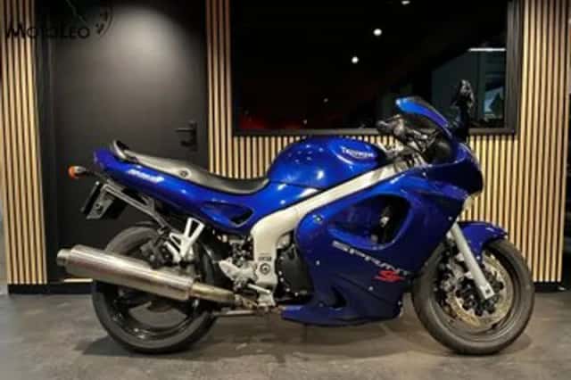 Triumph Sprint ST 955 I (2002) thumbnail 1