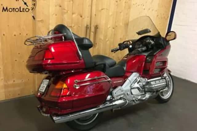 Honda GL 1800 GOLDWING DELUXE (2004) thumbnail 3