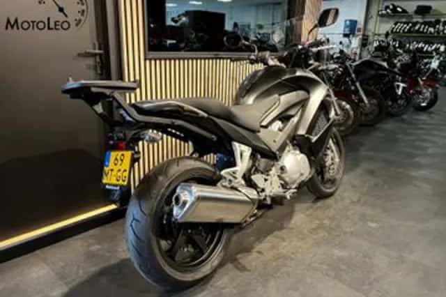 Honda VFR 800 X Crossrunner (2014) thumbnail 2