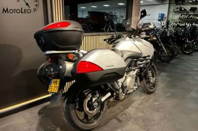 Suzuki V-Strom (2005) thumbnail 2