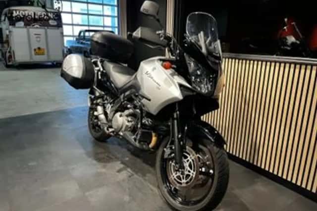 Suzuki V-Strom (2005) thumbnail 3