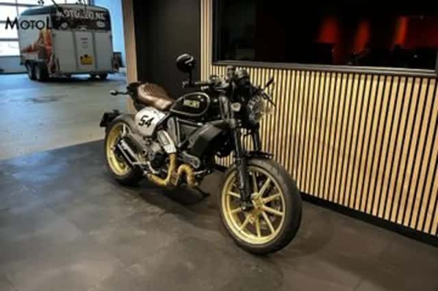 Ducati Scrambler CAFE RACER (2017) thumbnail 2